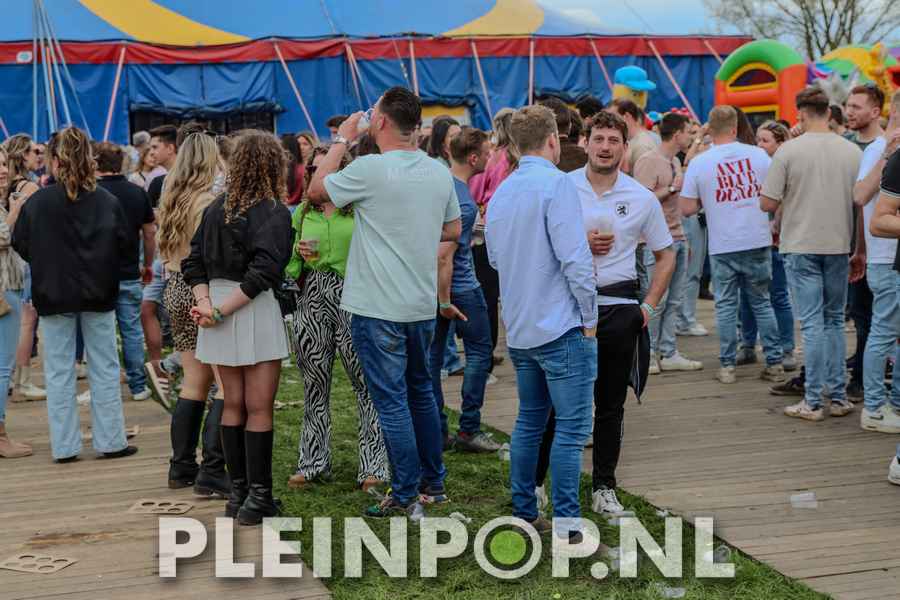 Publiek    Bezoekers (121)